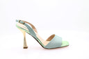 Sandales Albano pailletées vert d'eau avec talon haut
Chaussures Albano à brides scintillantes et semelle en cuir
Sandales à talon de 11 cm Albano, couleur vert d'eau et bleu
Zoom sur les paillettes et les finitions des sandales Albano
