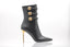 Bottines Balmain Skye Knit Boots noires en maille stretch
Vue profil bottine stretch noire à talon aiguille Balmain
Bout pointu bottine Skye Knit Boots Balmain
Bottine femme moderne en textile stretch Balmain
Chaussure Balmain élégante et confortable en noir